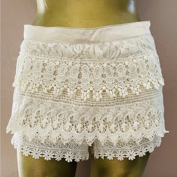 STELLA White Label Ivory FLORAL Tiered LACE SHORTS S - Picture 7 of 12